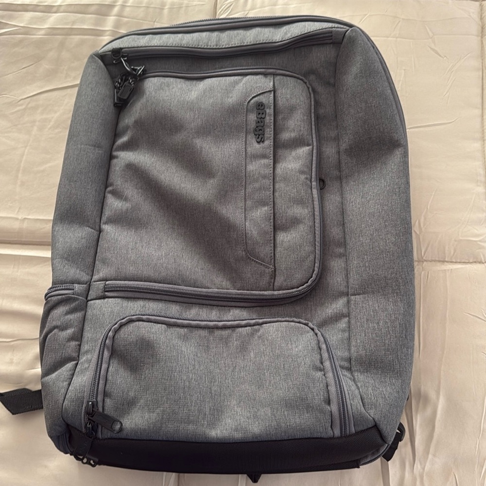 EBags backpack. Has sleeve to hook onto luggage handle.Like new. #EB2146-20.5